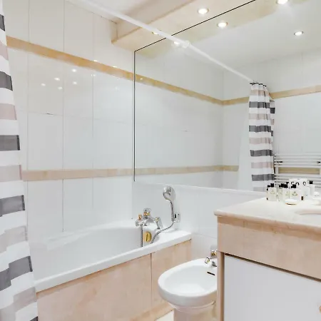 Privila¨ge Apartament